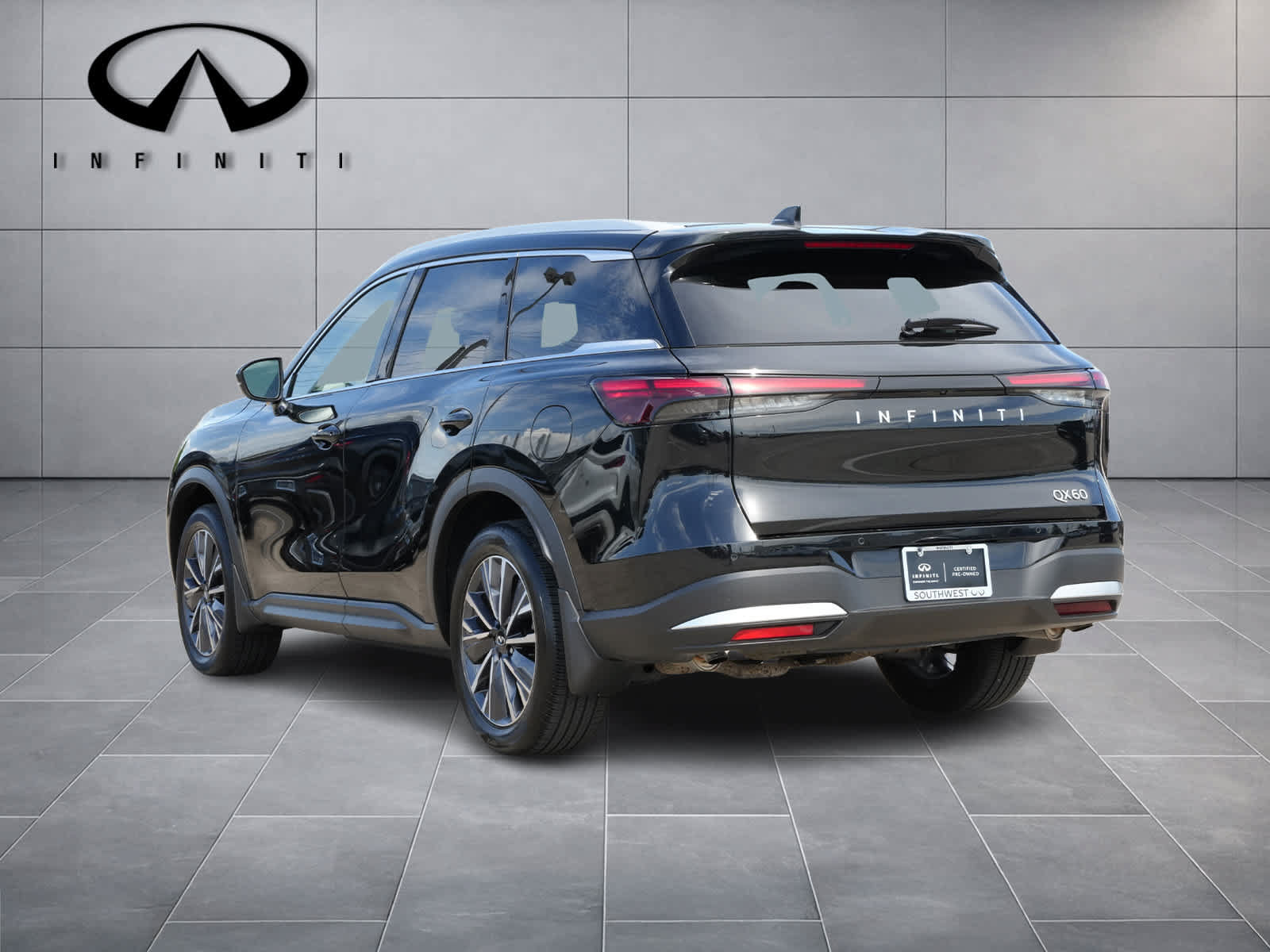 Certified 2027 INFINITI QX60 Luxe w/ Cargo Package FWD image 5