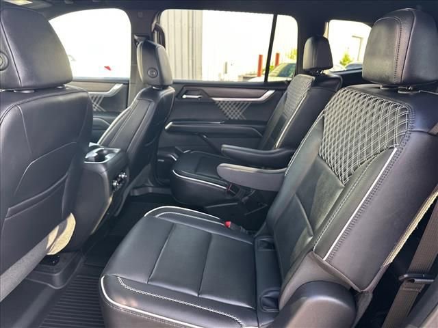 Certified 2025 GMC Acadia Denali w/ Super Cruise Package FWD image 16