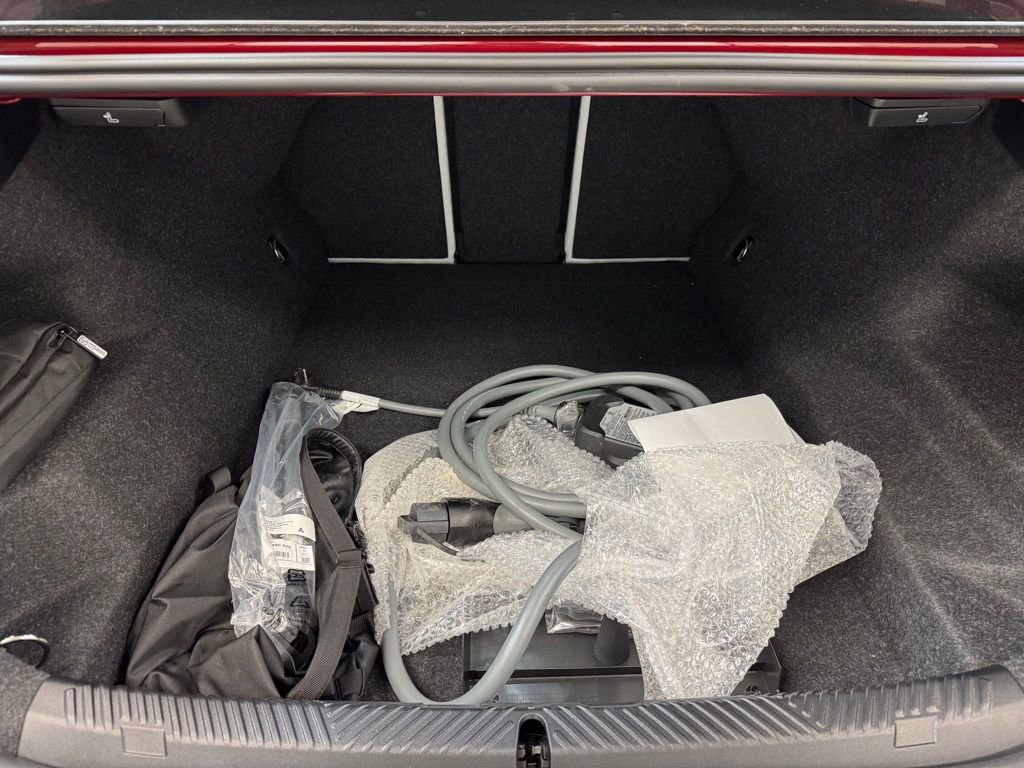 Used 2025 BMW M5 w/ Carbon Package image 25