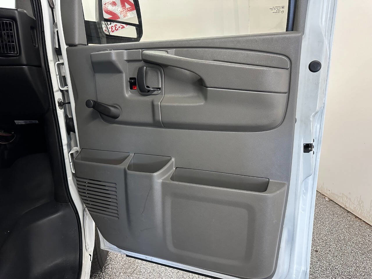 Used 2012 Chevrolet Express 3500 image 18