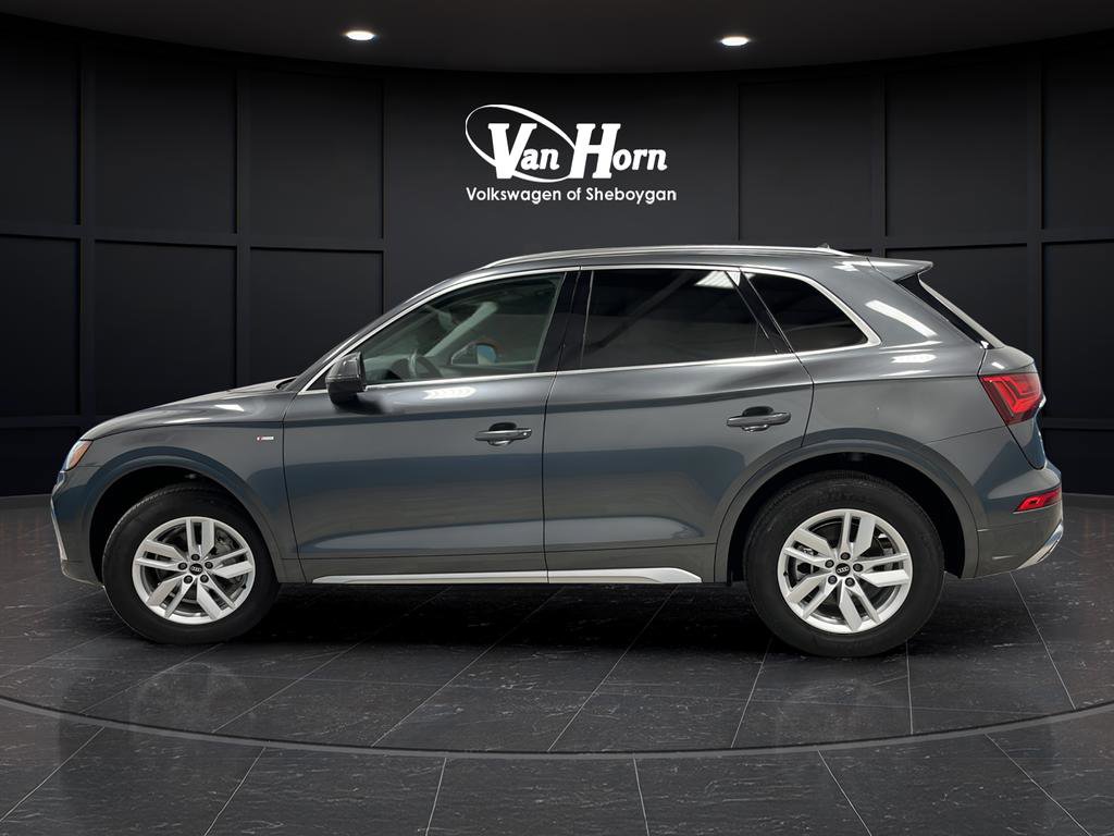 Used 2022 Audi Q5 2.0T Premium w/ Convenience Package image 4
