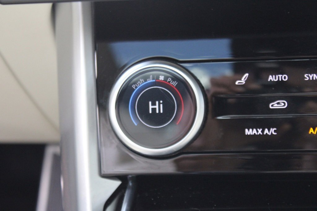 Used 2023 Land Rover Range Rover SE image 29