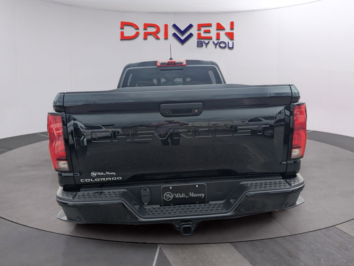 Used 2024 Chevrolet Colorado Z71 w/ Z71 Convenience Package 2 image 4