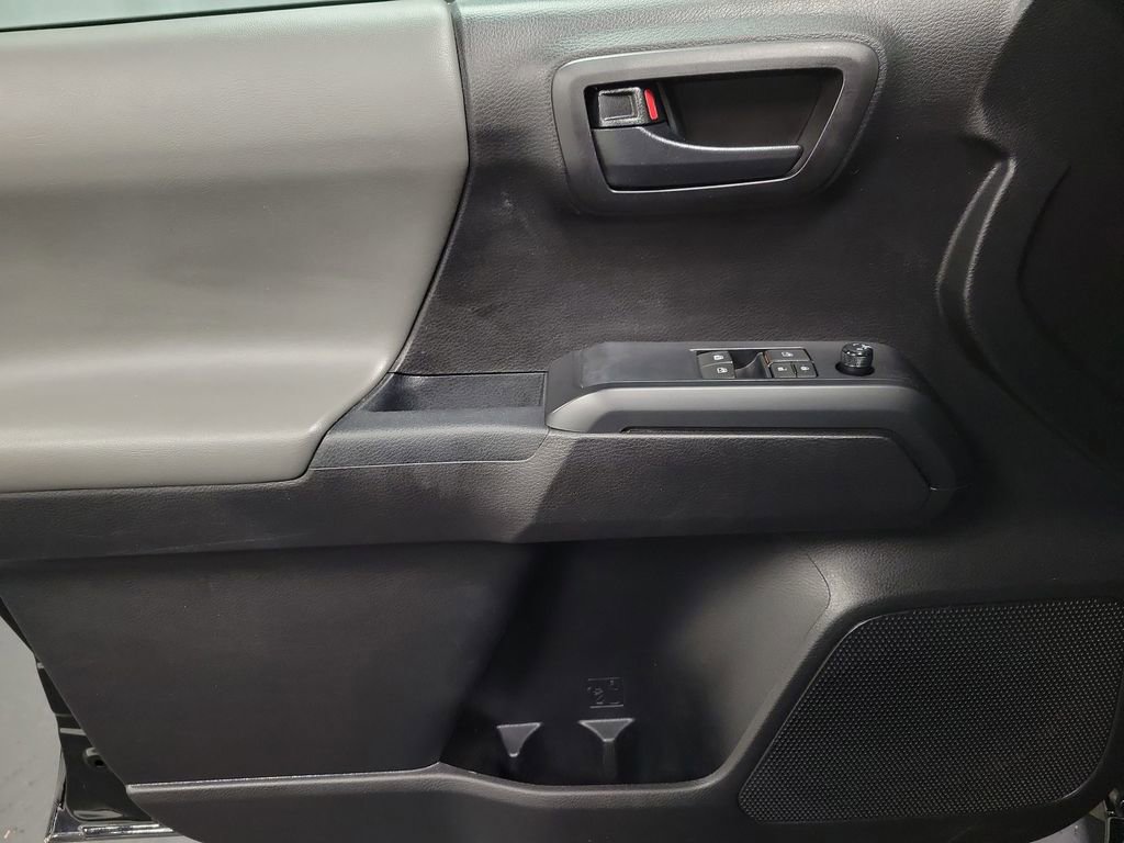 Used 2020 Toyota Tacoma SR image 21