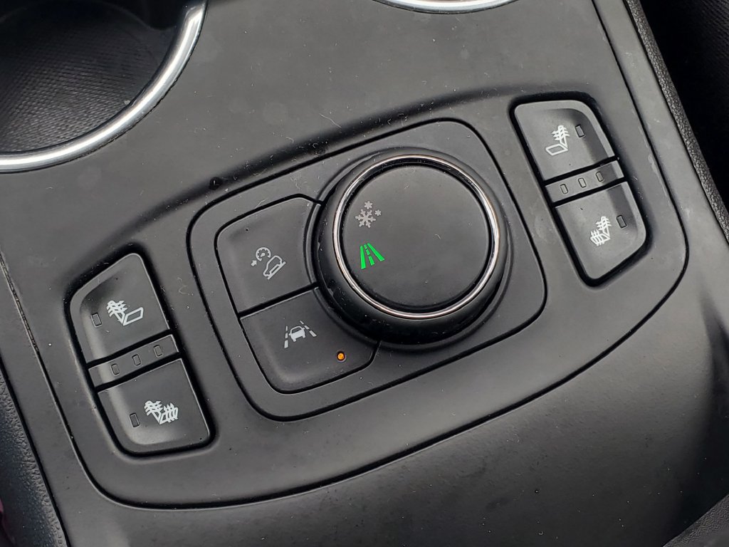 Used 2020 GMC Terrain SLE w/ Driver Convenience Package FWD image 17
