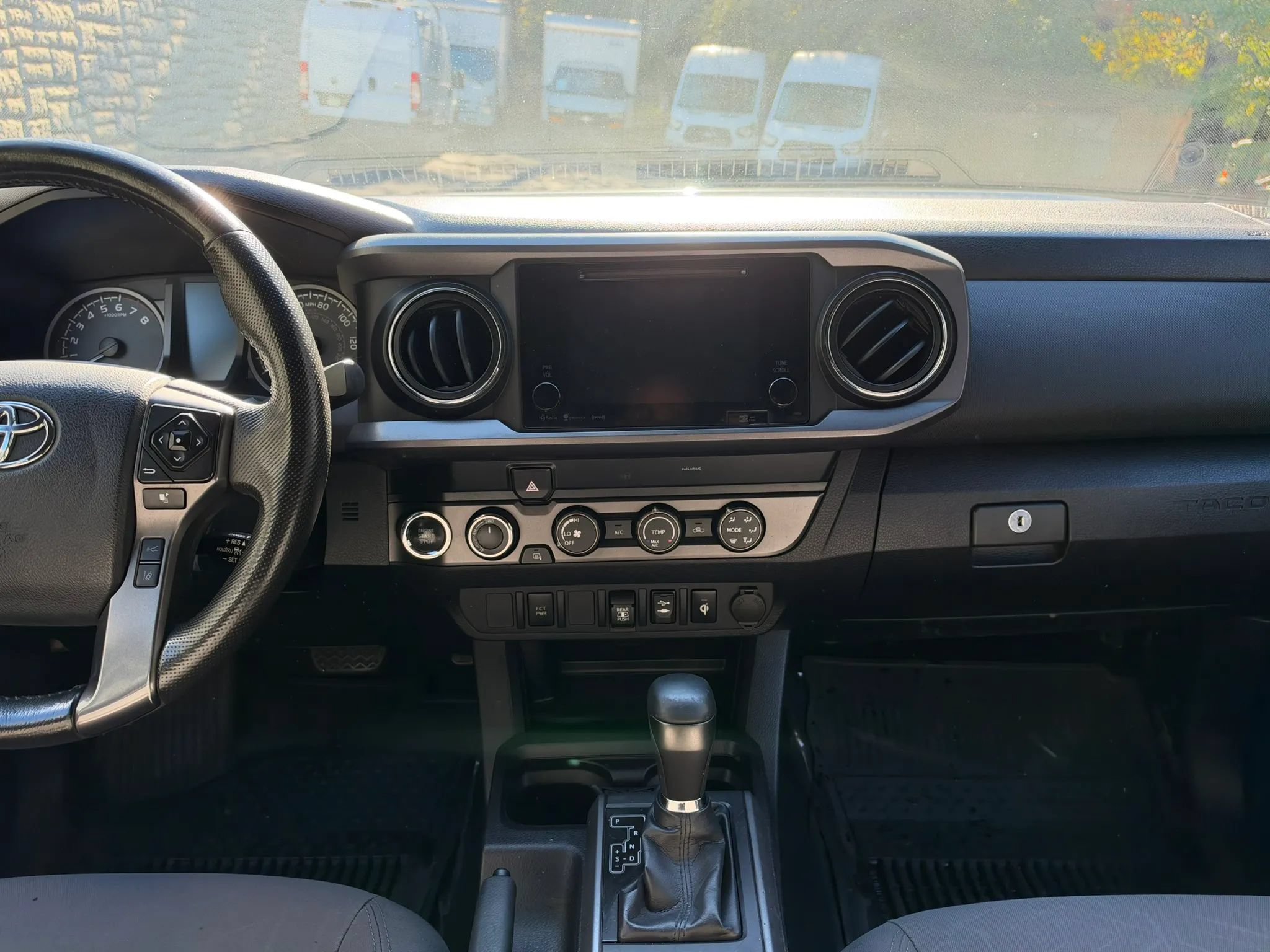 Used 2019 Toyota Tacoma TRD Off-Road AWD/4WD image 19
