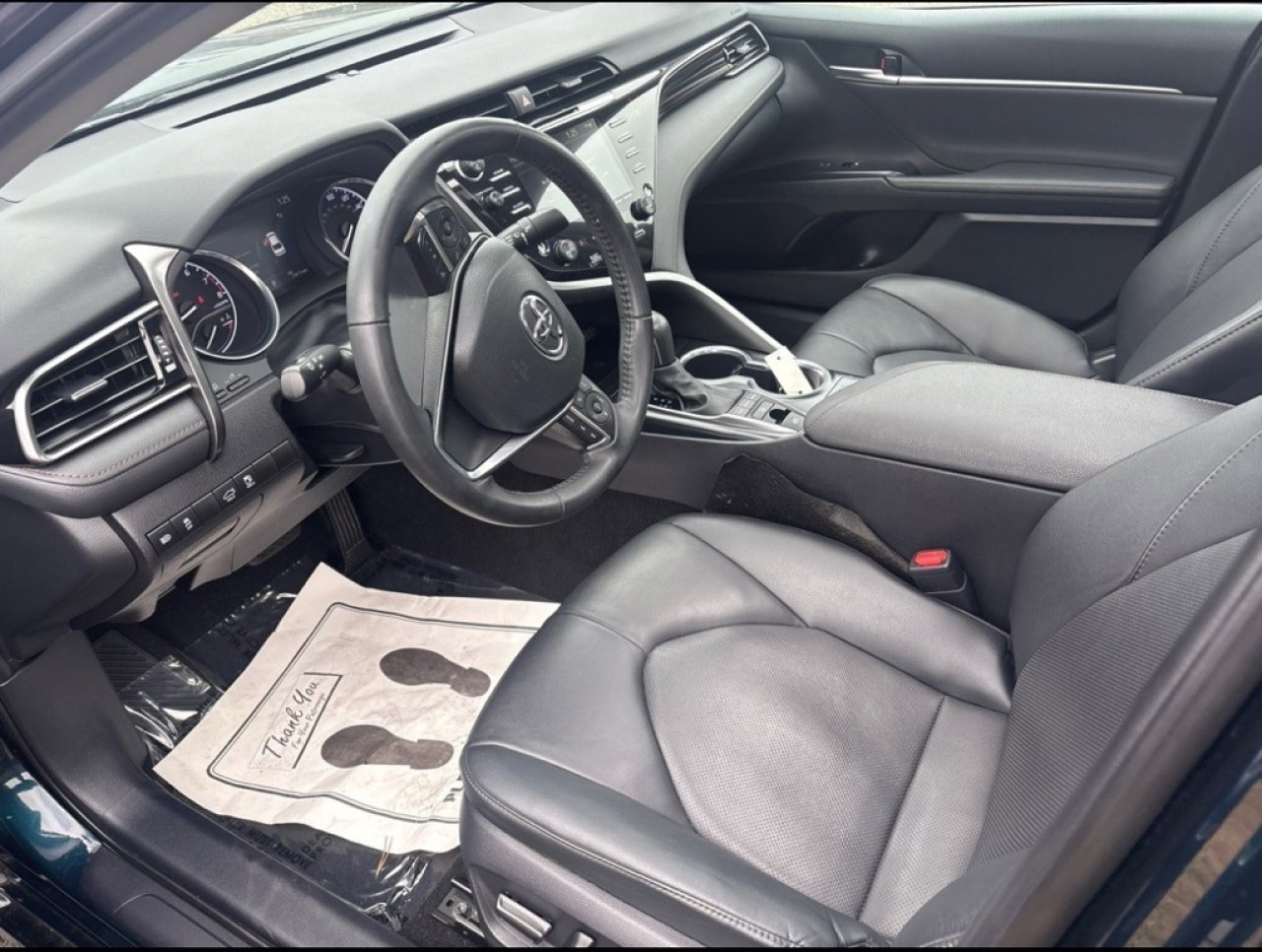 Used 2020 Toyota Camry XLE image 16