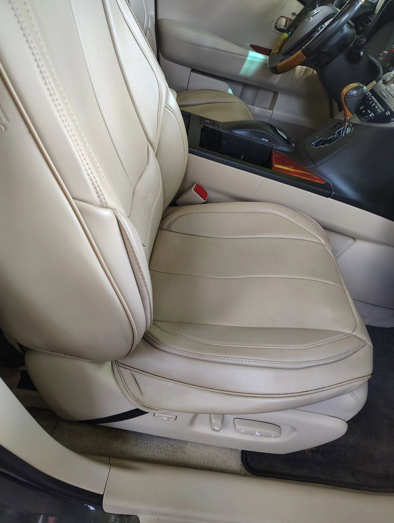 Used 2012 Lexus RX 350 AWD w/ Premium Pkg image 26