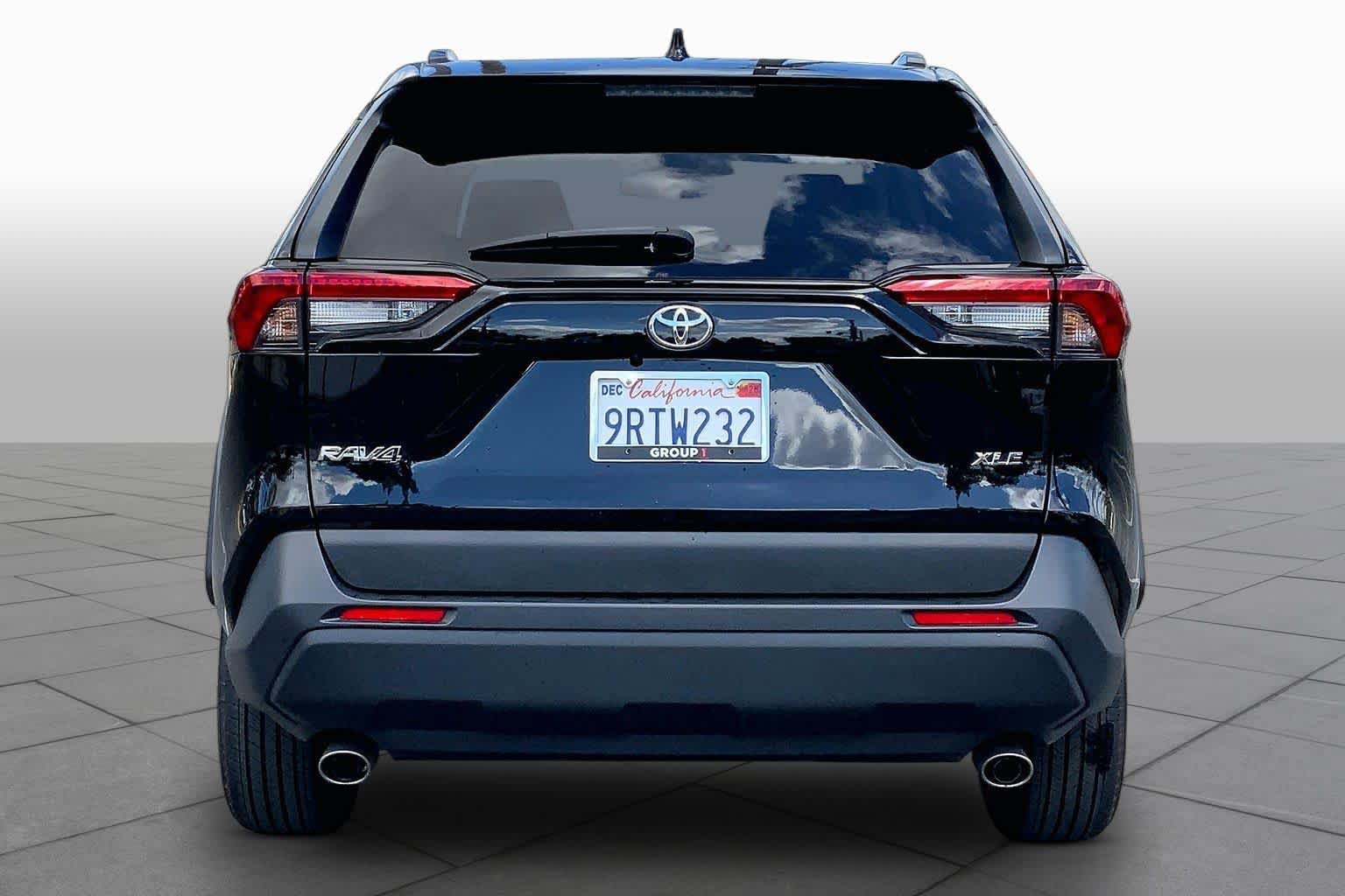 Used 2025 Toyota RAV4 XLE FWD image 4