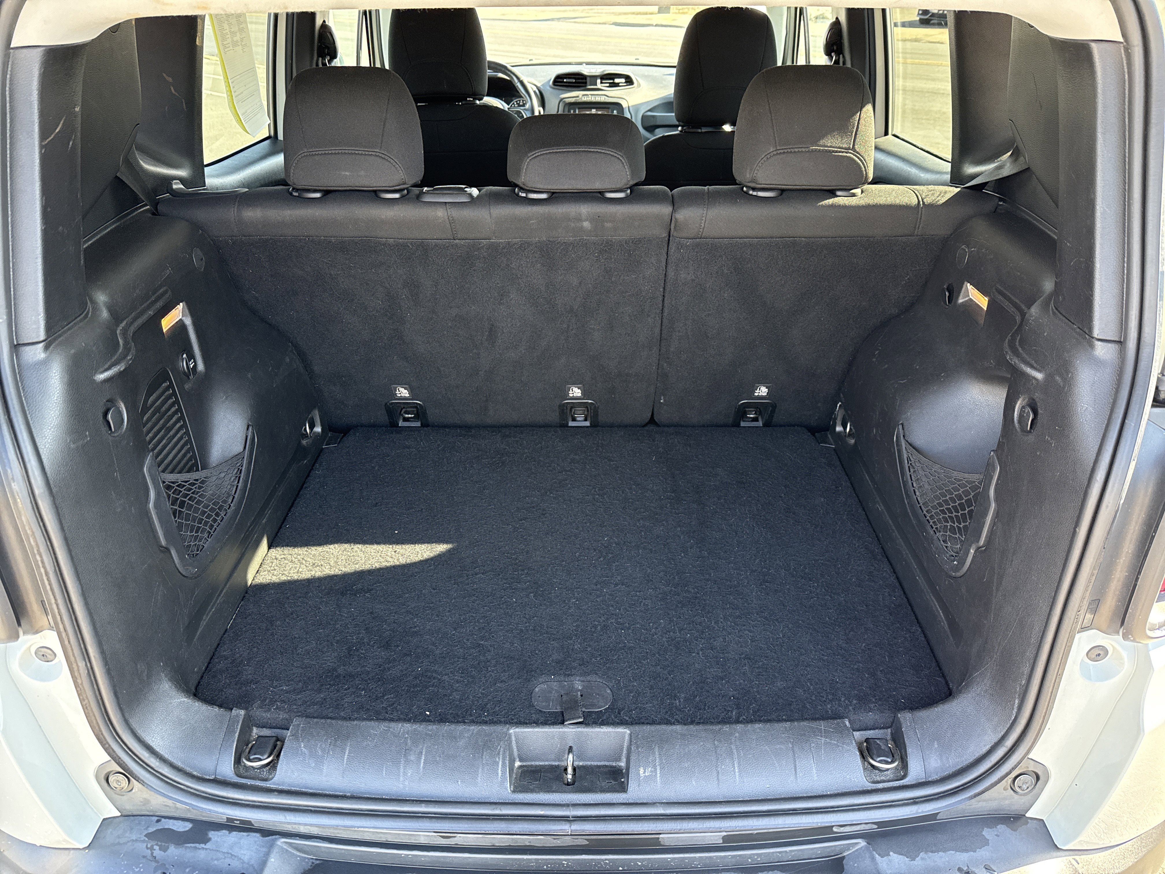 Used 2016 Jeep Renegade Latitude w/ Cold Weather Group image 5