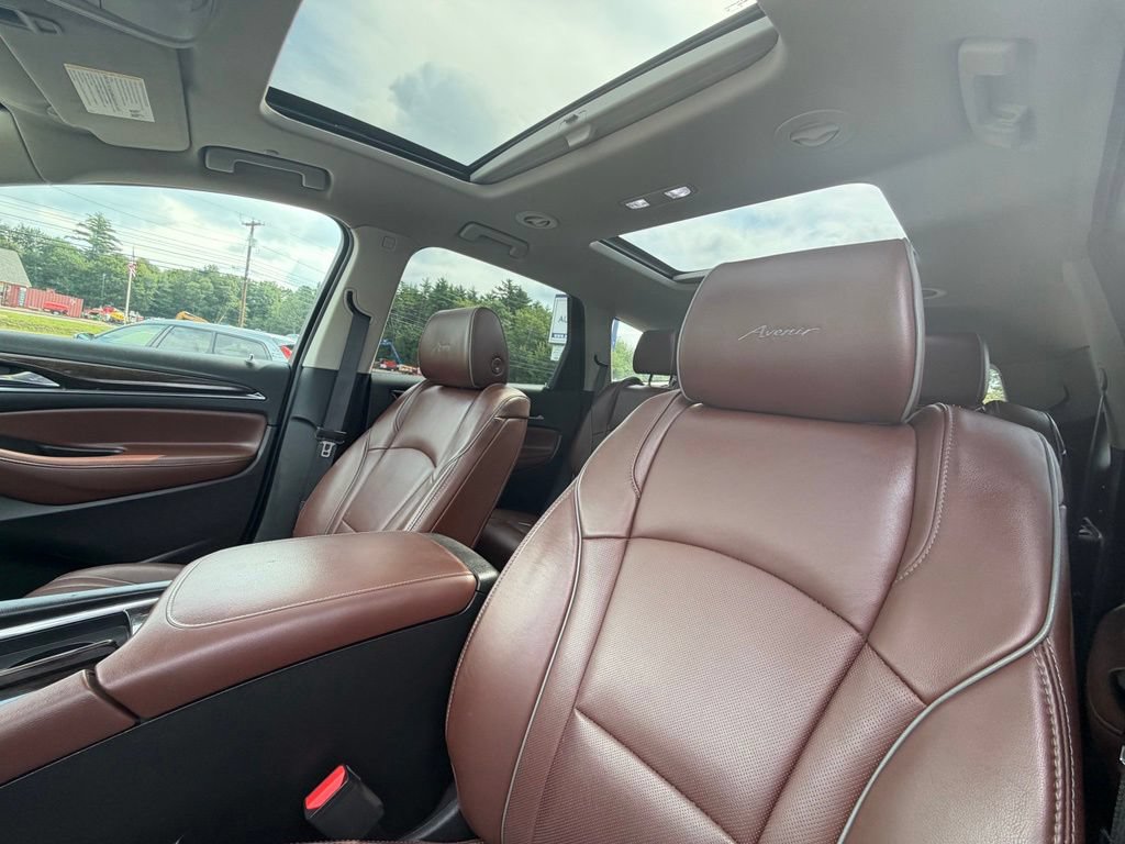 Used 2019 Buick Enclave Avenir w/ Avenir Technology Package AWD/4WD image 35