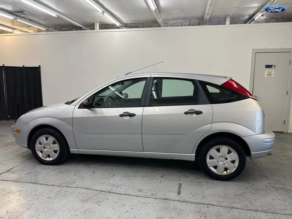Used 2007 Ford Focus S FWD image 4