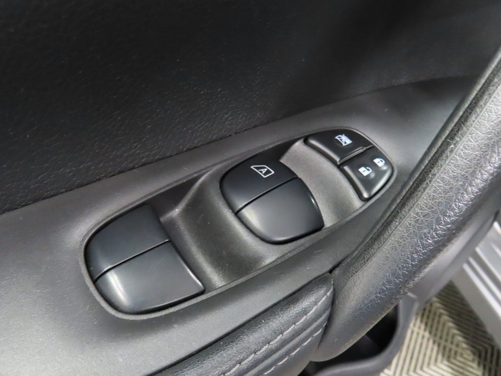 Used 2019 Nissan Rogue Sport SV image 51