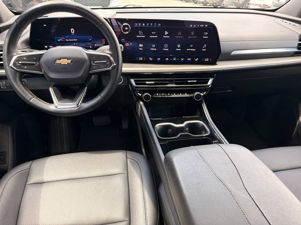 Used 2025 Chevrolet Traverse LT AWD/4WD image 19