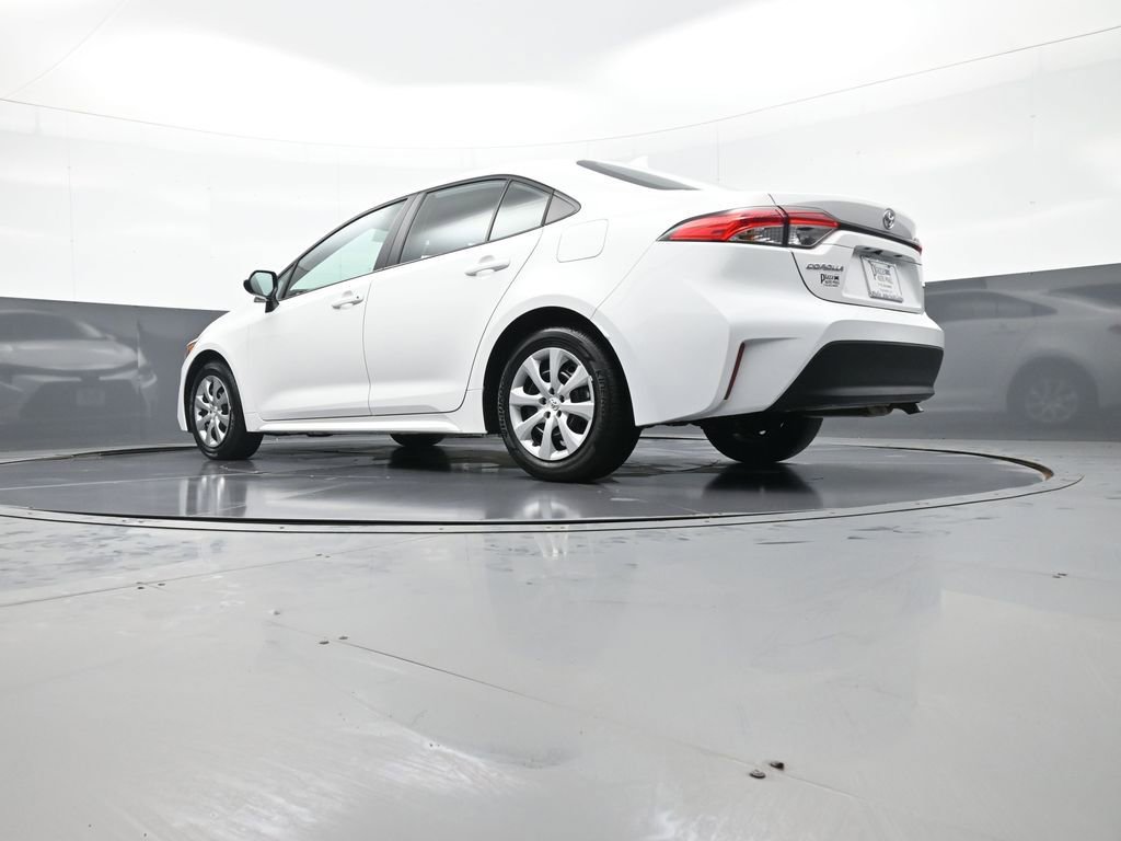 Certified 2025 Toyota Corolla LE image 31