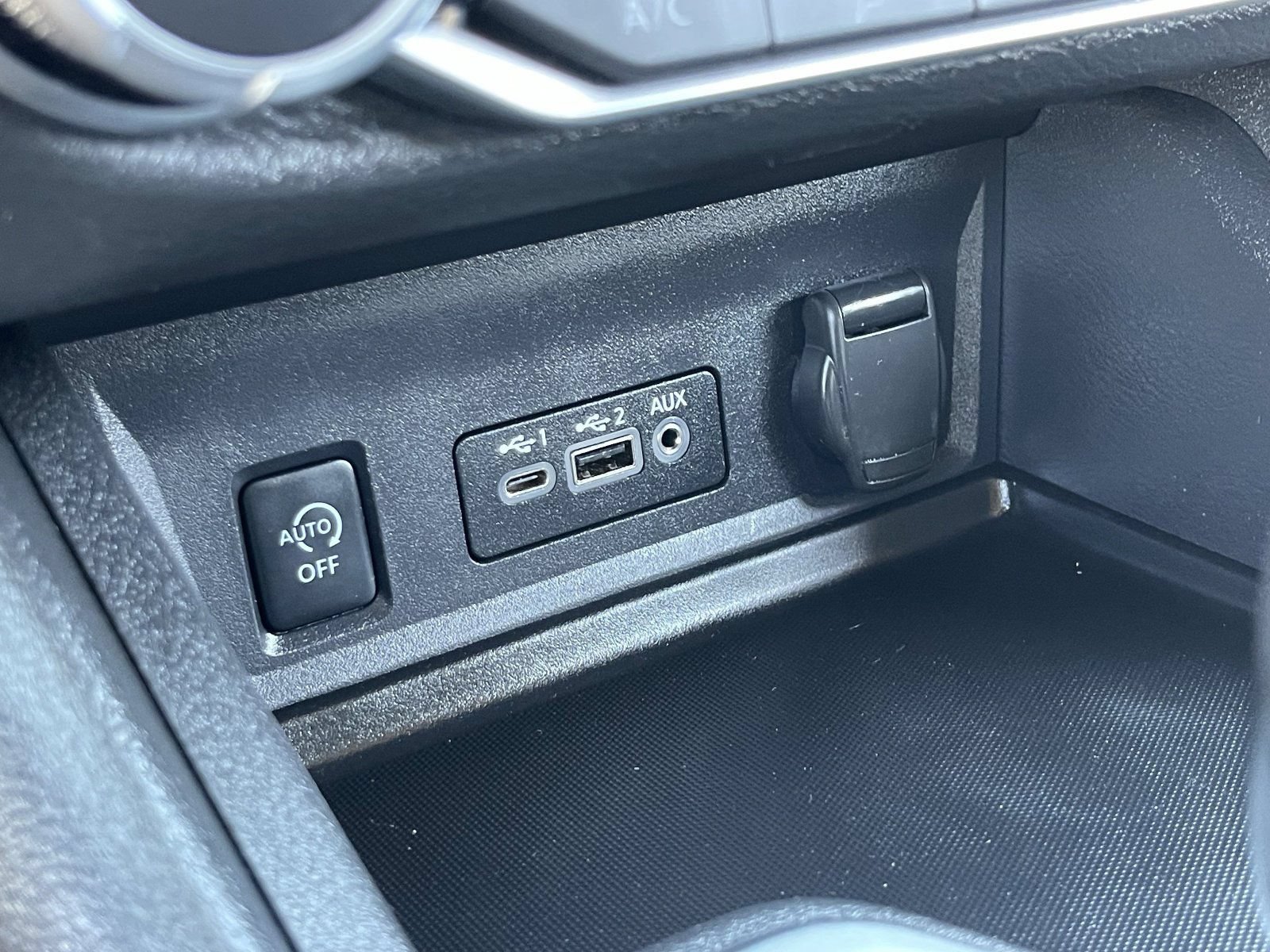 Certified 2024 Nissan Sentra SV FWD image 27