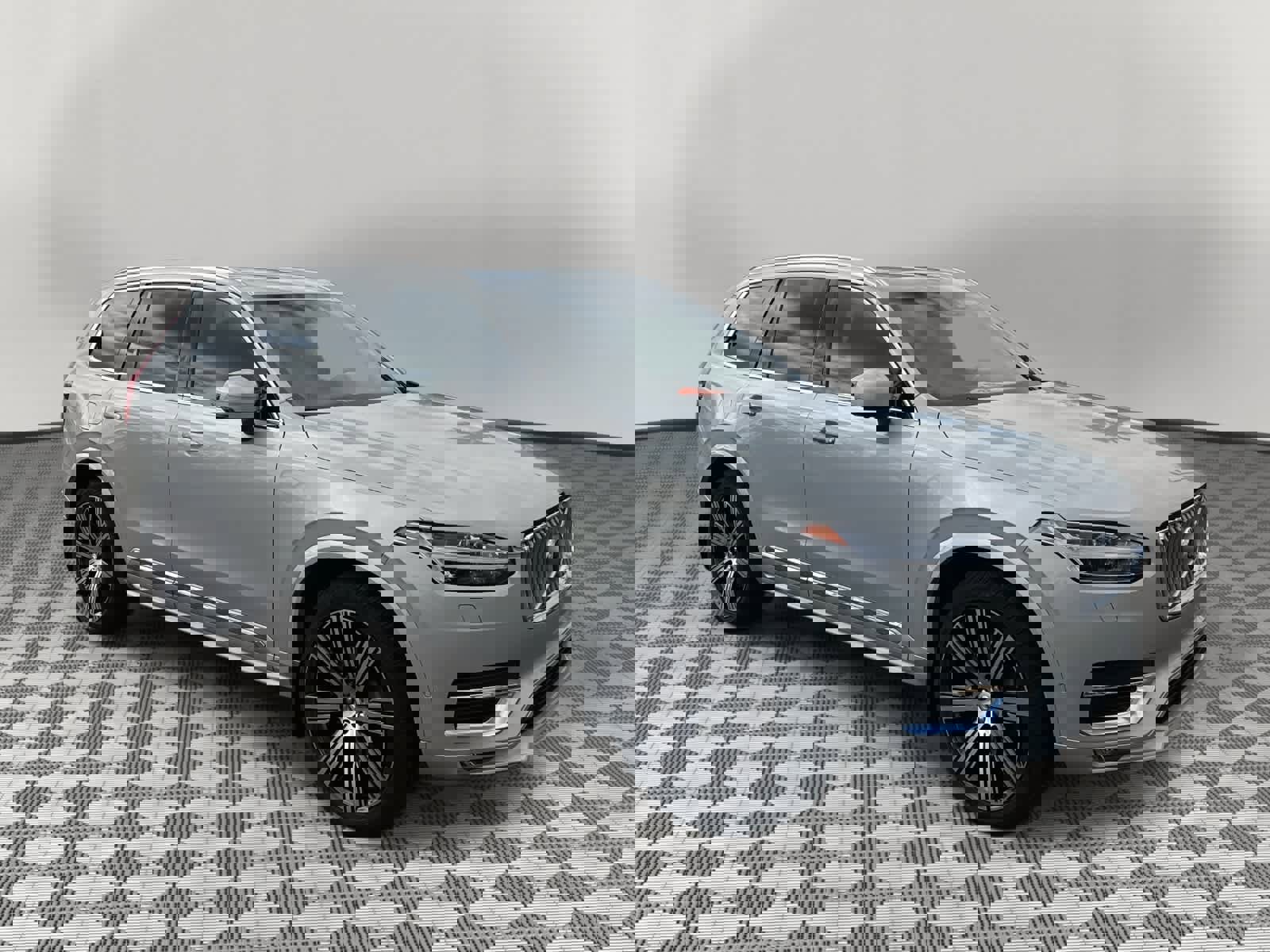 Used 2022 Volvo XC90 T6 Inscription w/ Lounge Package image 3