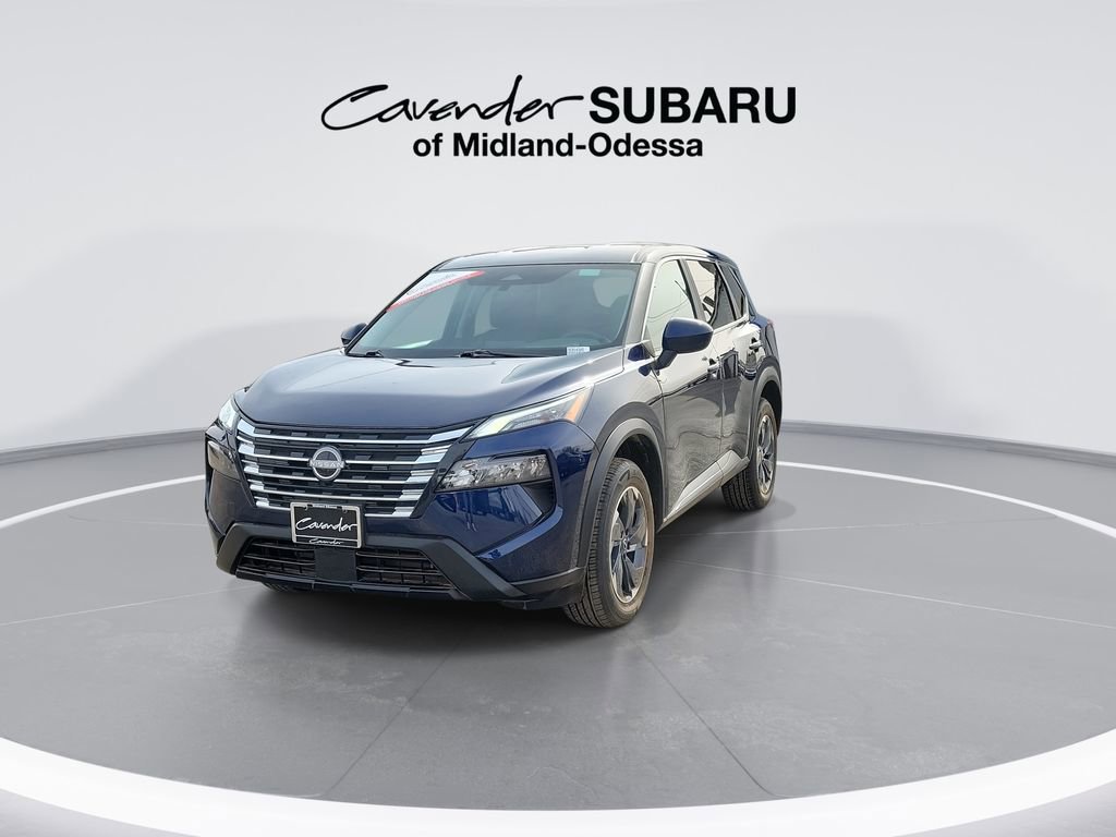 Used 2025 Nissan Rogue SV image 4