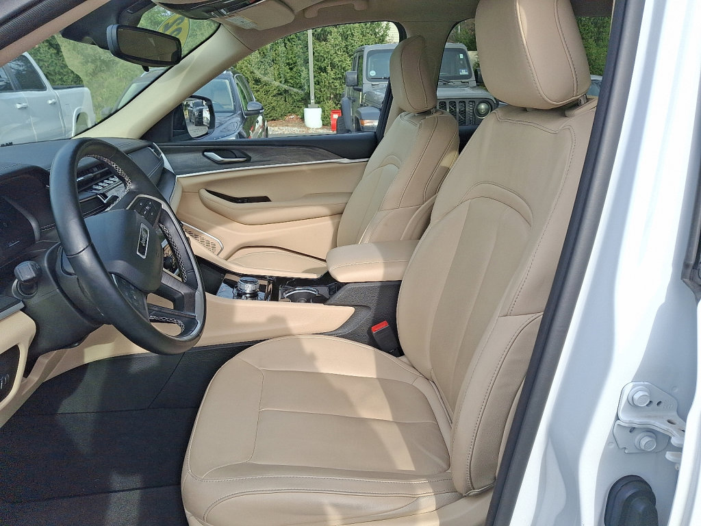 Certified 2022 Jeep Grand Cherokee L Limited image 23