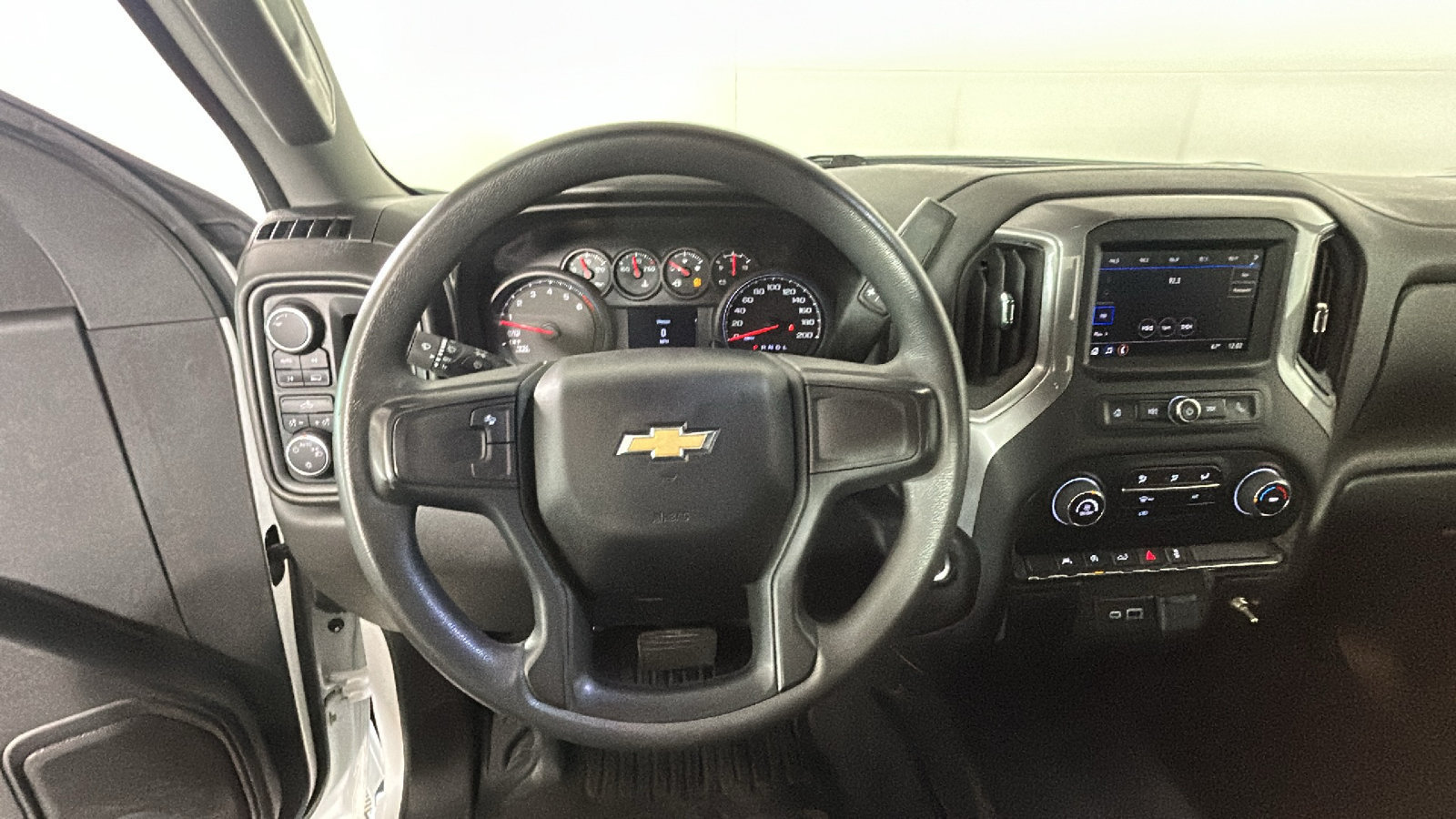 Used 2022 Chevrolet Silverado 1500 W/T w/ Trailering Package AWD/4WD image 16