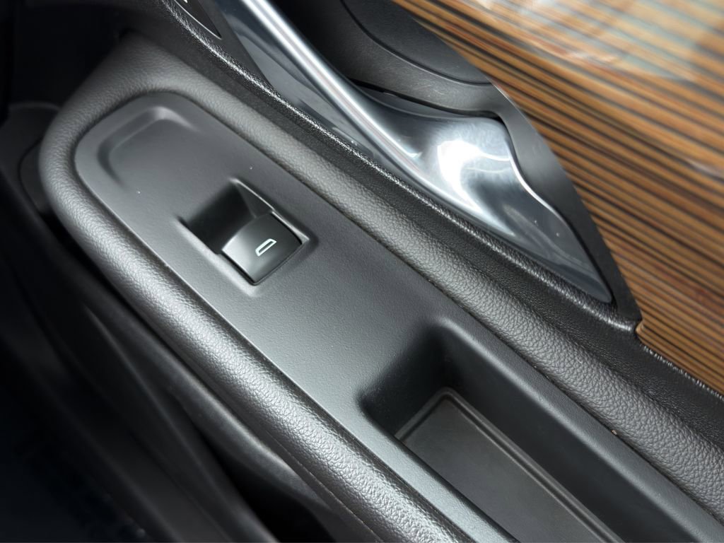 Used 2020 GMC Terrain SLE image 15