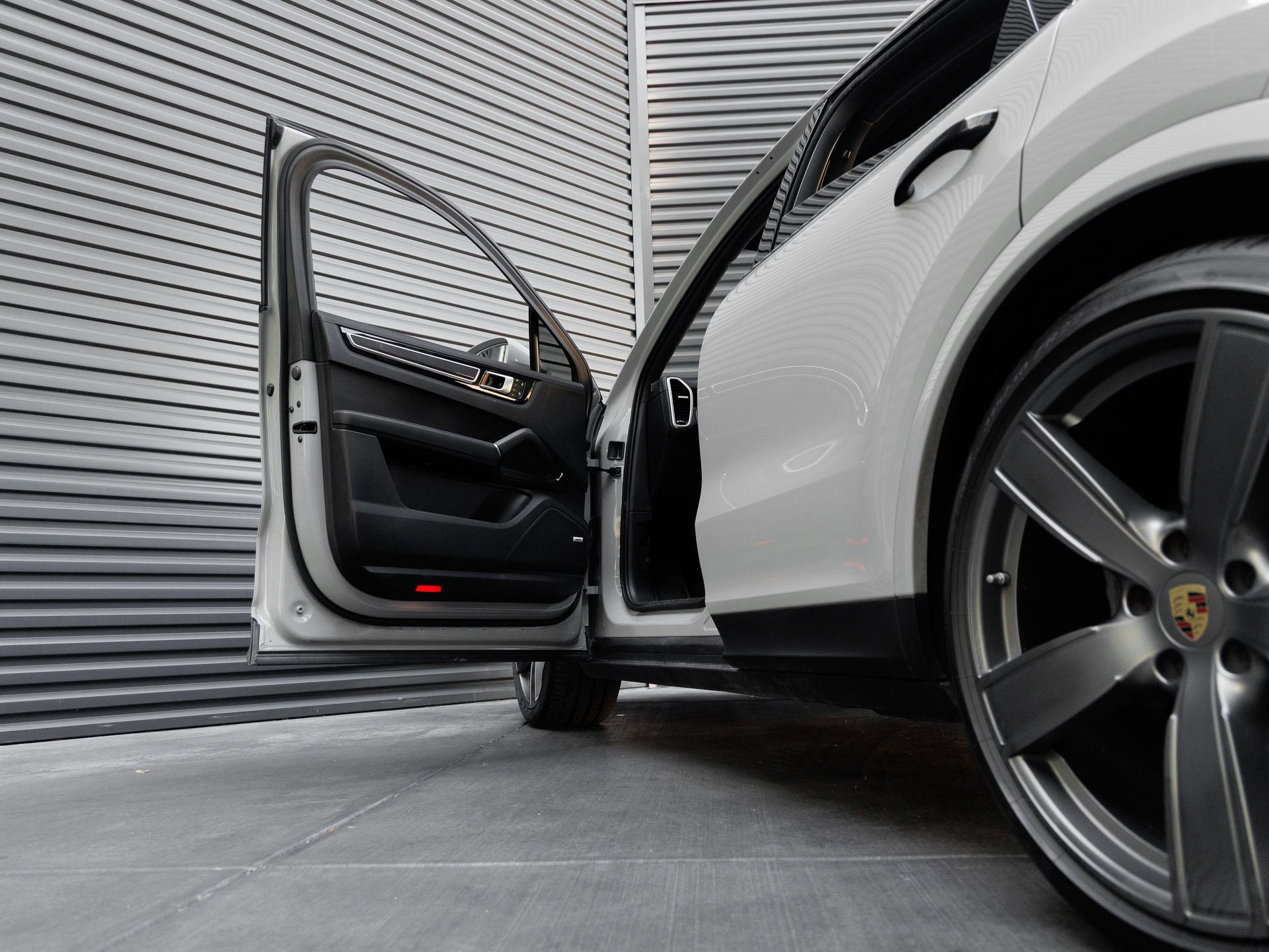Certified 2023 Porsche Cayenne S AWD/4WD image 13