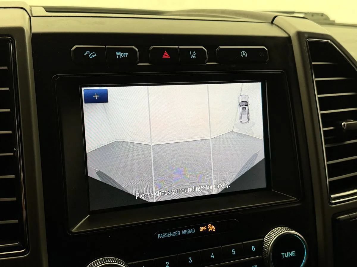 Used 2020 Ford Expedition XLT w/ Equipment Group 201A AWD/4WD image 14