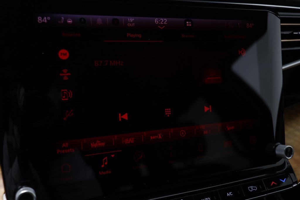 Used 2024 Jeep Grand Wagoneer L Series III image 9