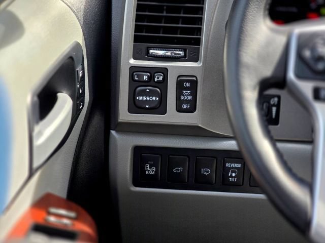 Used 2015 Toyota Sequoia Platinum AWD/4WD image 19