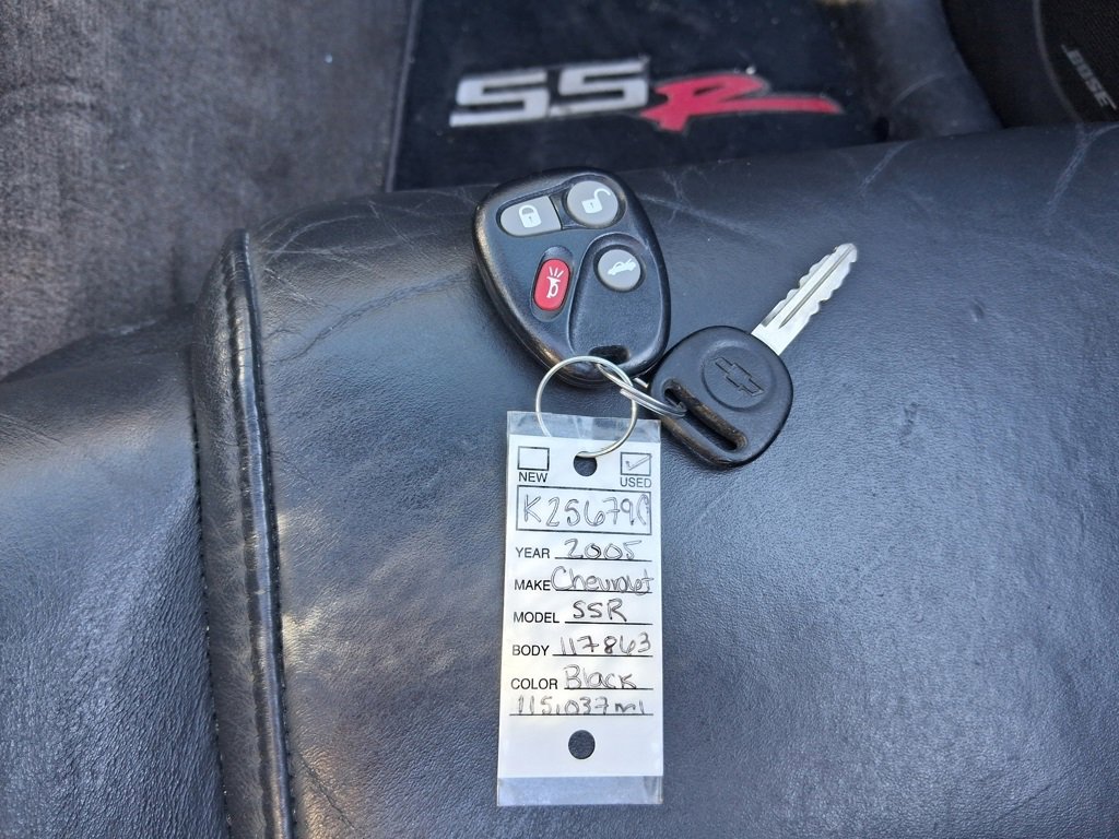 Used 2005 Chevrolet SSR Base w/ Preferred Equipment Group image 25