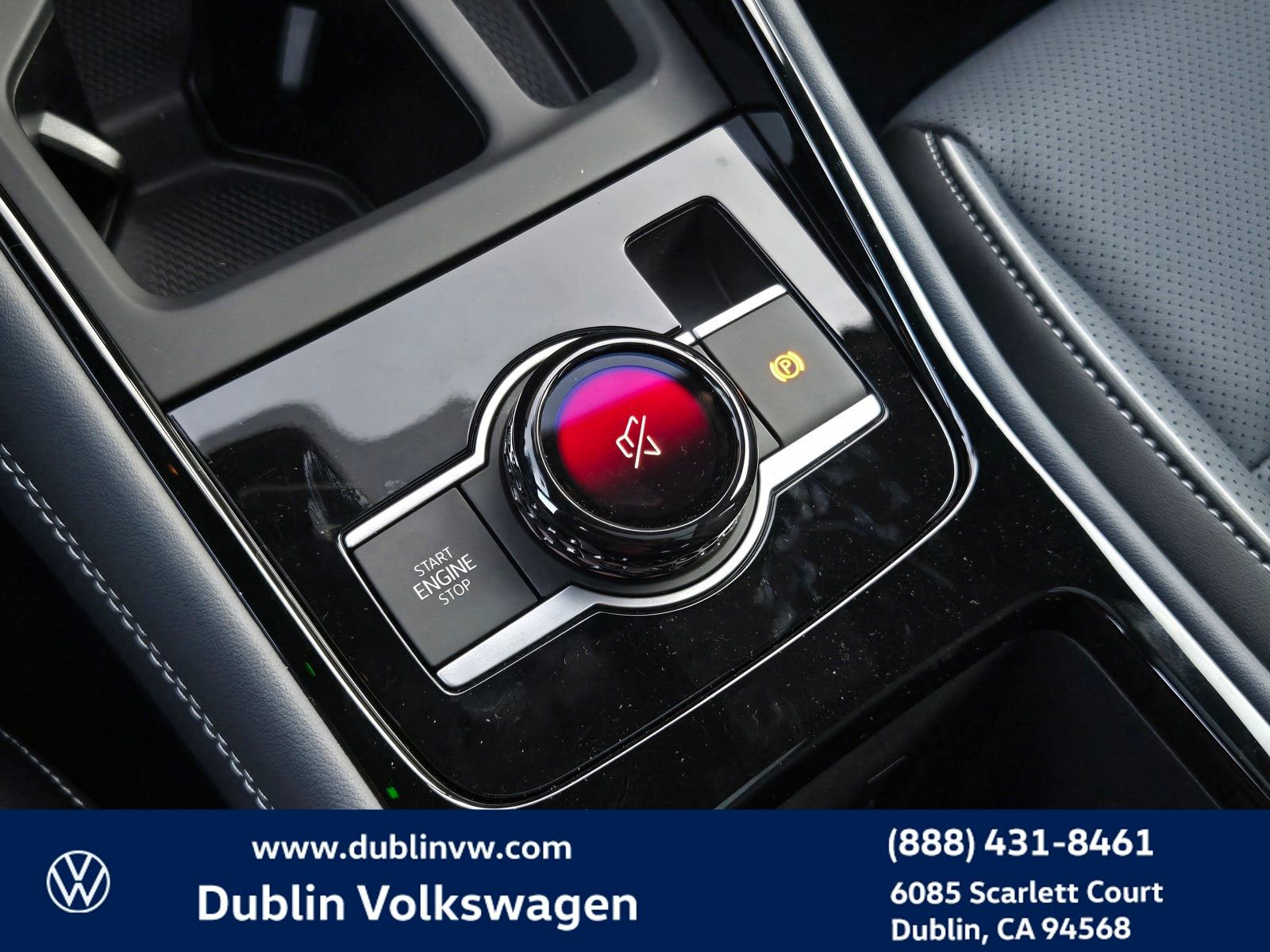 New 2026 Volkswagen Tiguan SEL R-Line image 15