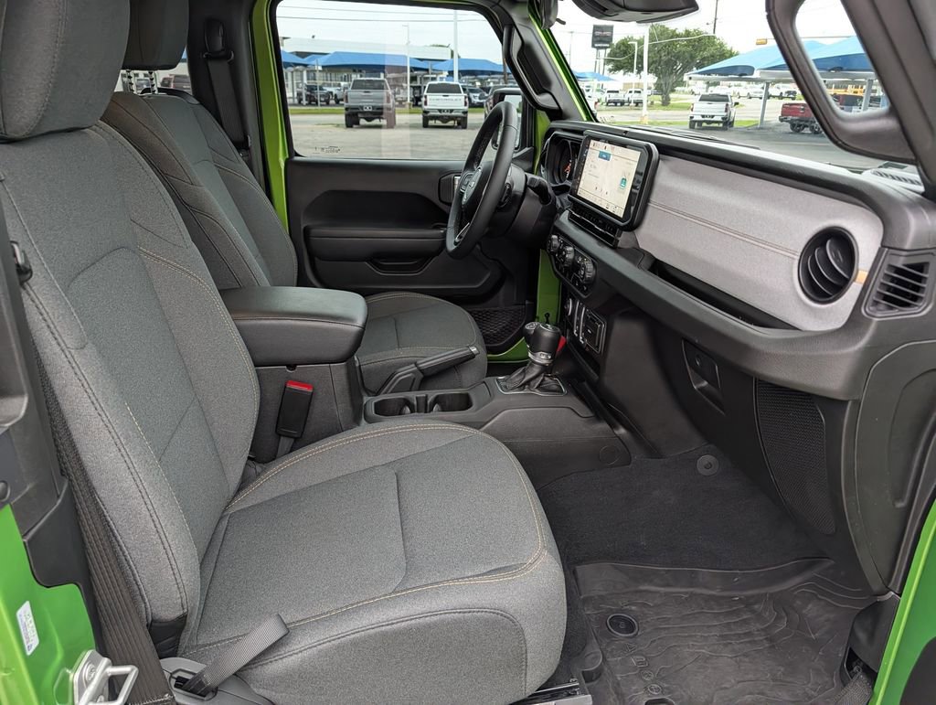 Used 2025 Jeep Wrangler Sport AWD/4WD image 29