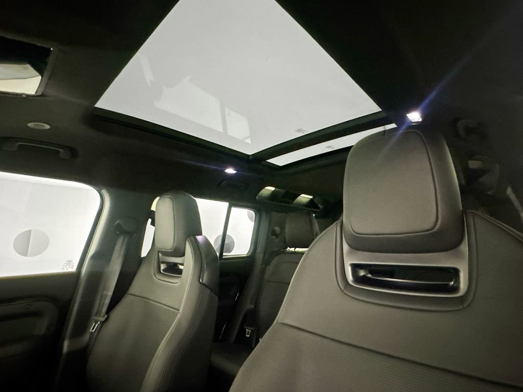 New 2026 Land Rover Defender 110 OCTA image 20