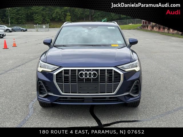 Used 2024 Audi Q3 2.0T Premium AWD/4WD image 2