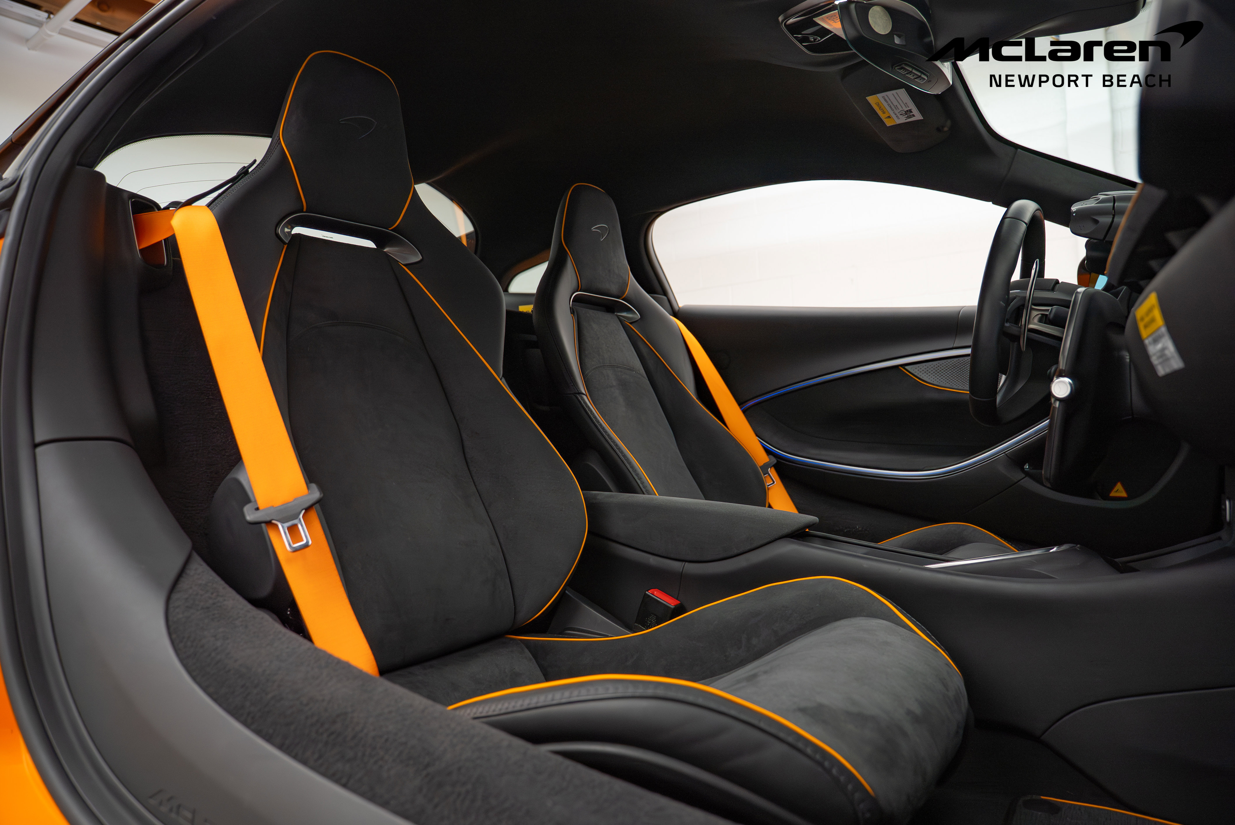 Used 2023 McLaren Artura image 22