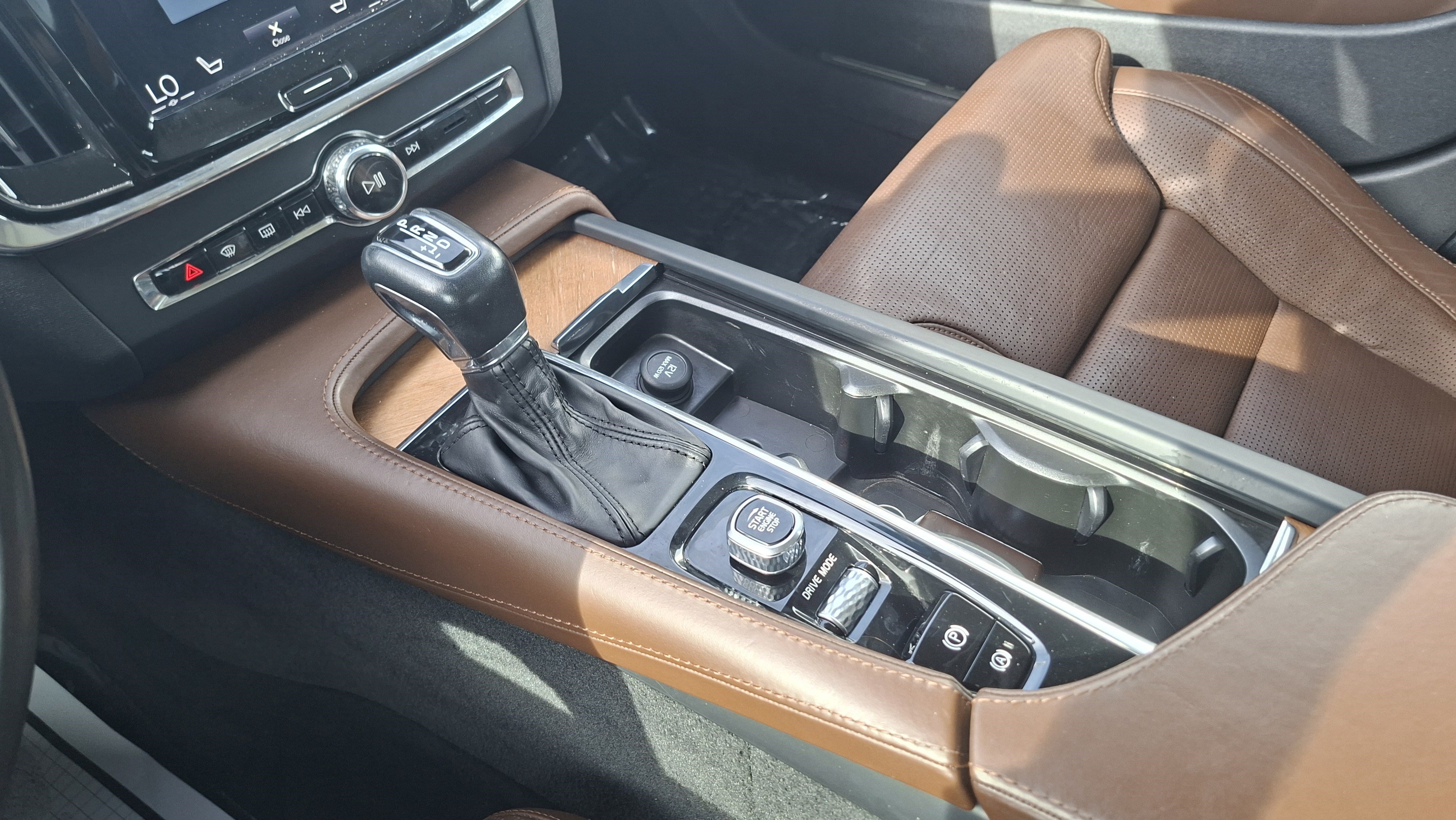 Used 2018 Volvo S90 T6 Inscription w/ Luxury Package AWD/4WD image 16