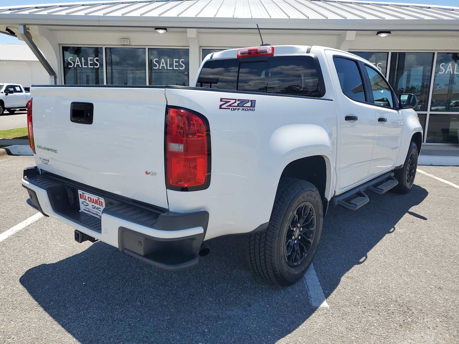 Used 2021 Chevrolet Colorado Z71 AWD/4WD image 8