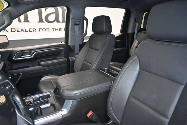 Used 2025 Chevrolet Silverado 1500 LTZ AWD/4WD image 16