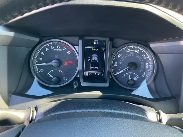 Used 2022 Toyota Tacoma TRD Off-Road w/ Technology Package image 10