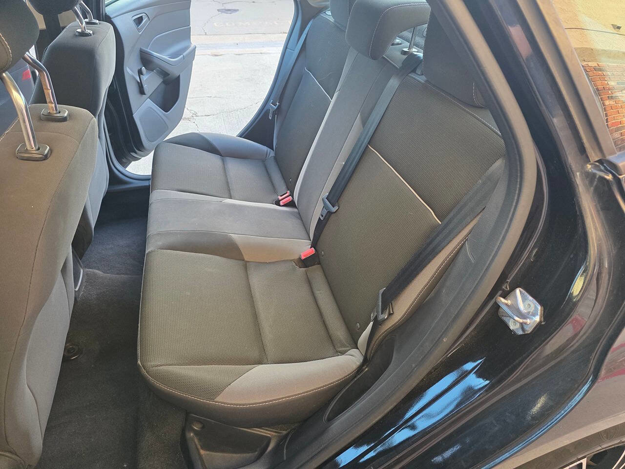 Used 2012 Ford Focus S FWD image 17