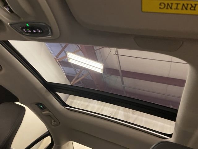 Used 2021 Volvo S60 T8 Inscription image 16