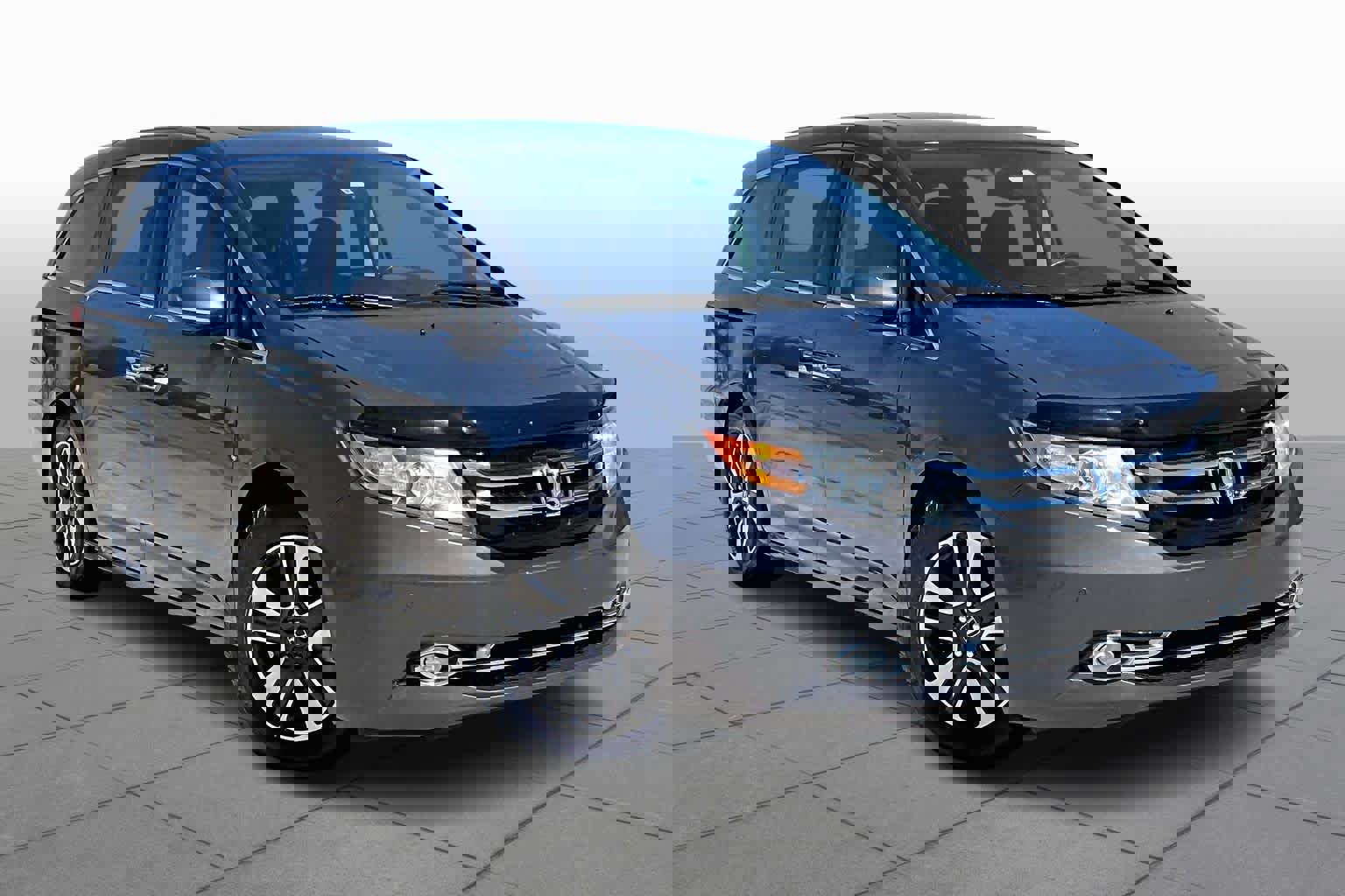 Used 2014 Honda Odyssey Touring Elite image 3