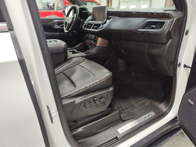 Used 2023 Chevrolet Suburban High Country AWD/4WD image 18