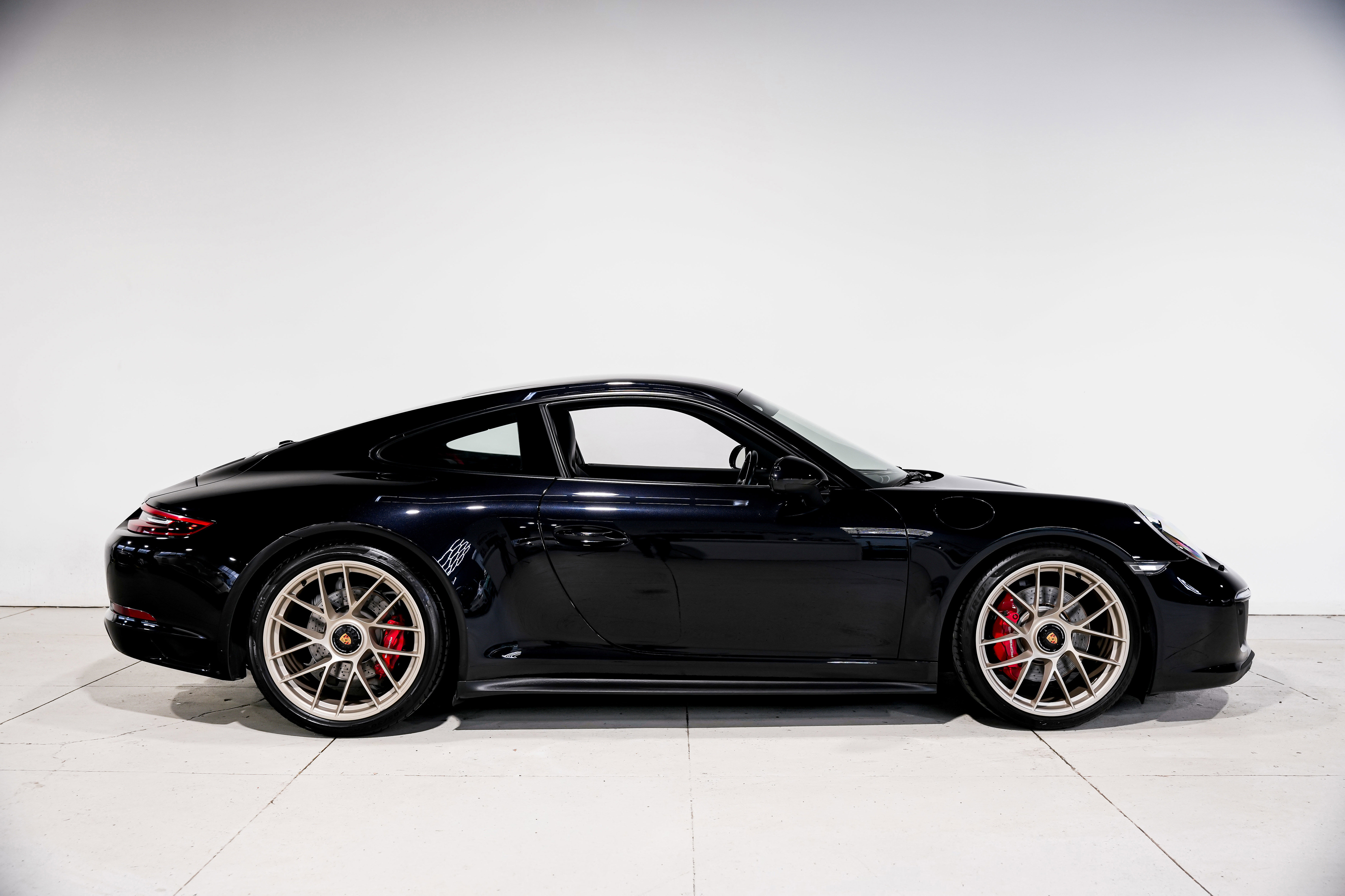 Used 2018 Porsche 911 Carrera GTS image 2