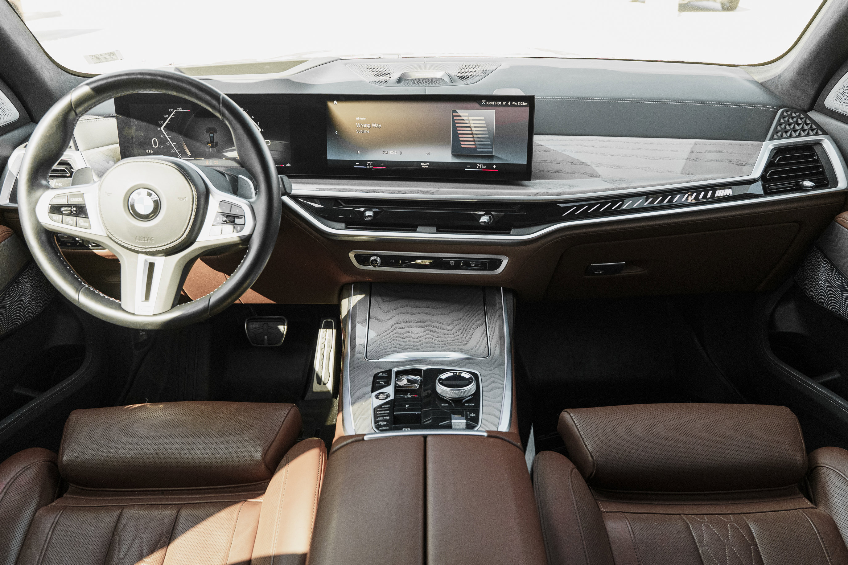 Used 2023 BMW X7 M60i w/ Executive Package image 8