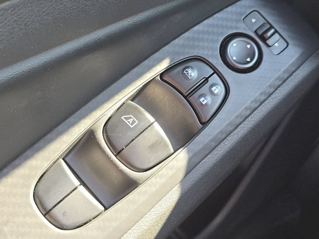 Used 2024 Nissan Altima 2.5 SV w/ SV Premium Package FWD image 24