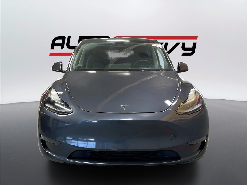 Used 2024 Tesla Model Y Long Range AWD/4WD image 2