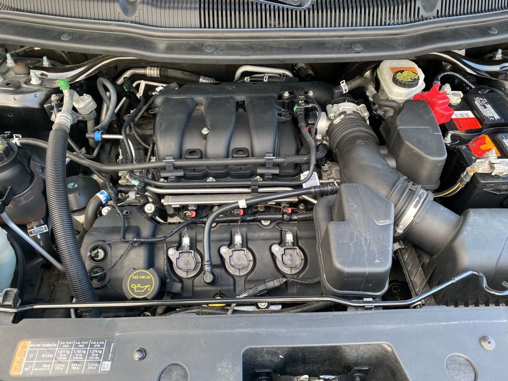 Used 2018 Ford Explorer XLT w/ Equipment Group 202A image 34