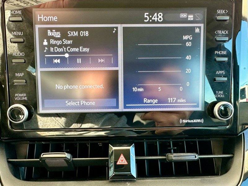 Used 2022 Toyota Corolla LE image 19