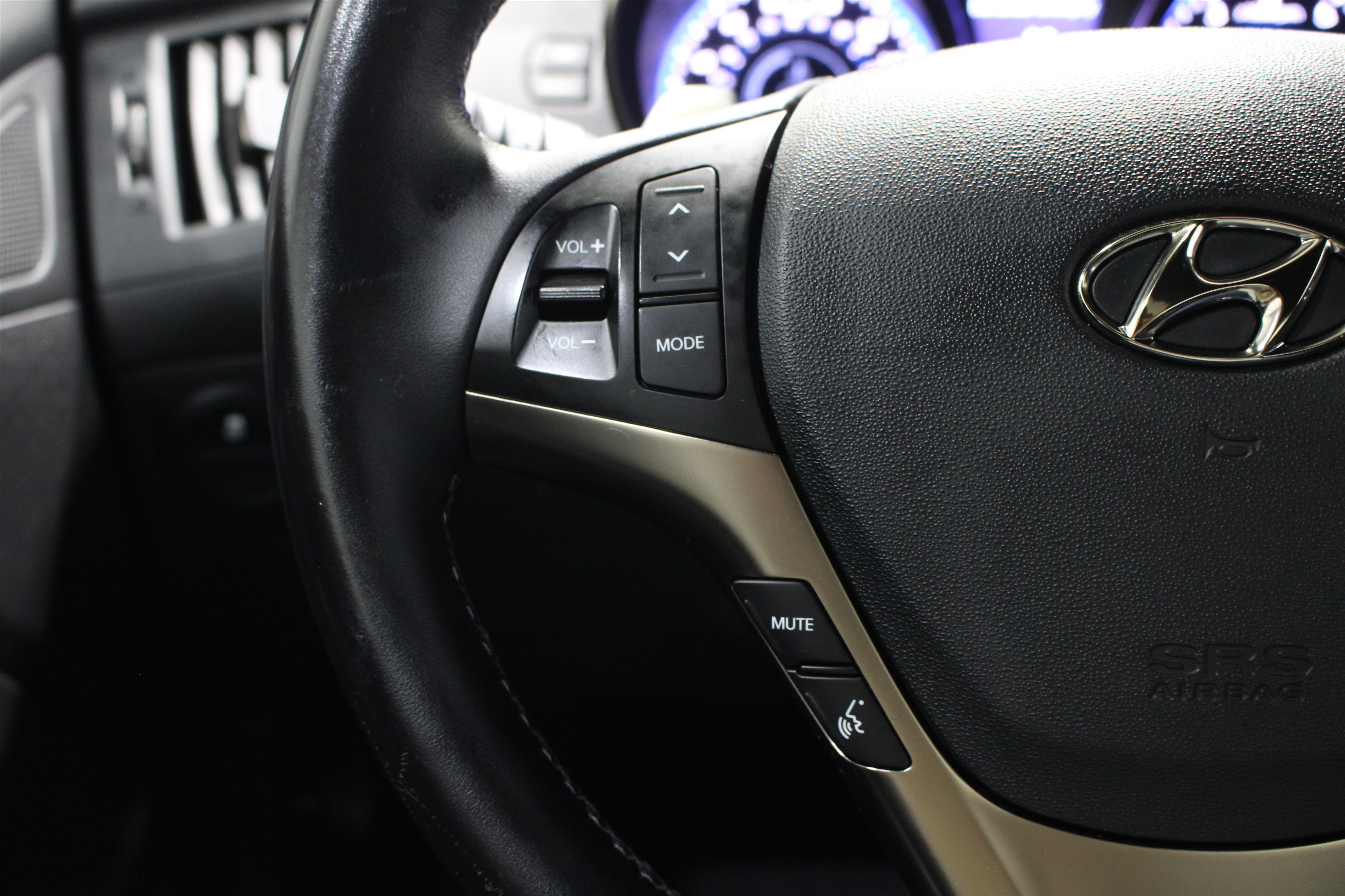 Used 2015 Hyundai Genesis 3.8 RWD image 11